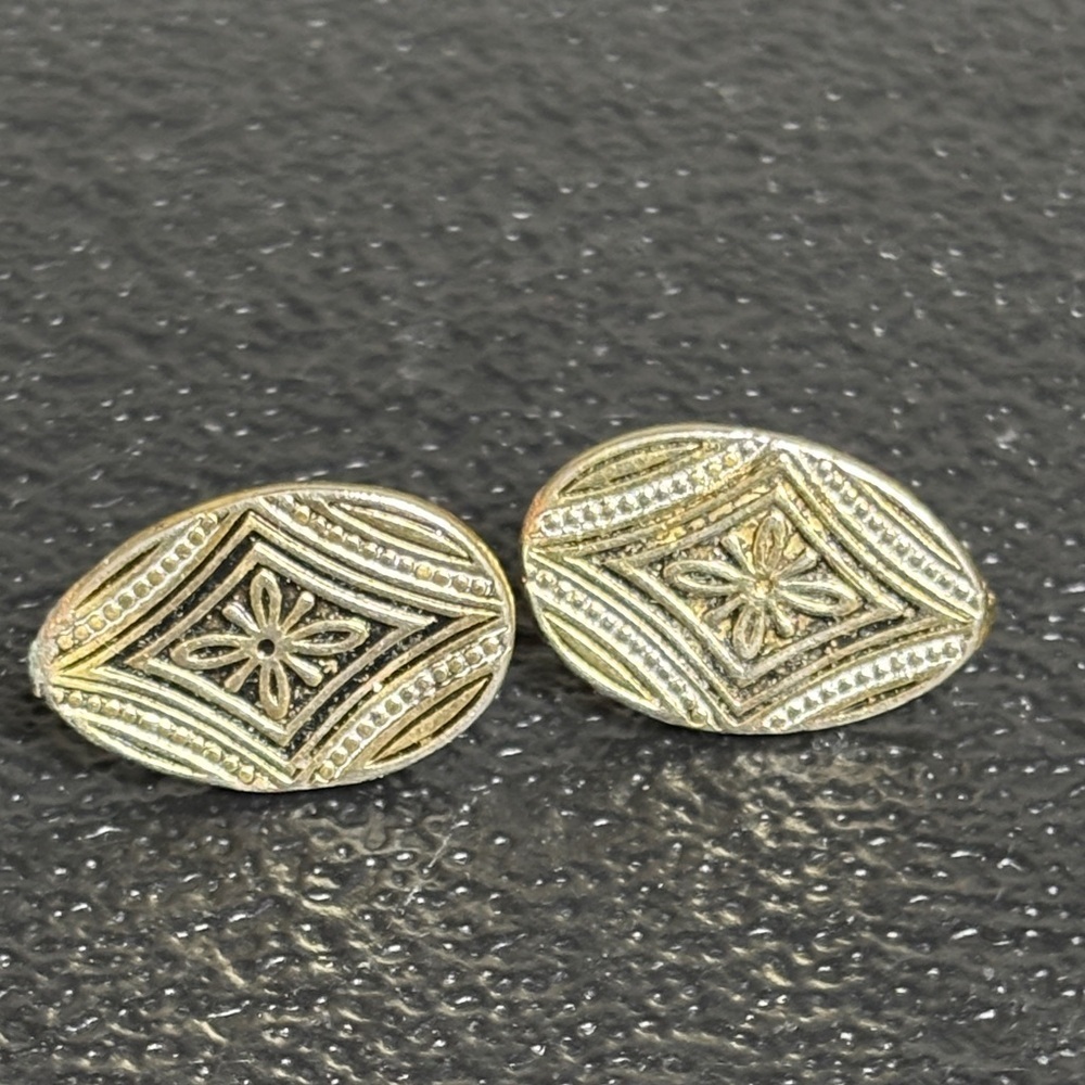Vintage Italy Stamped Two Tone  Pattern Oval Stud Earrings